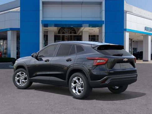 New 2026 Chevrolet Trax LS image 3