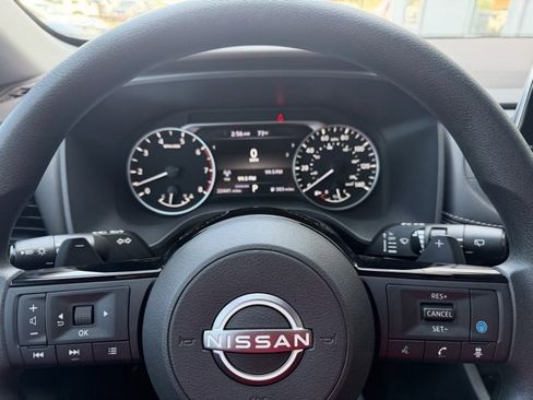 Certified 2023 Nissan Rogue SV image 16