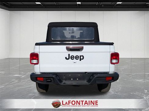 Certified 2022 Jeep Gladiator Sport image 4