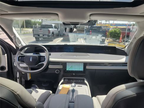 New 2026 Lincoln Navigator L Reserve image 26