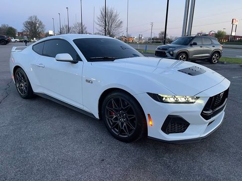 Used 2025 Ford Mustang GT Premium w/ GT Performance Package image 2