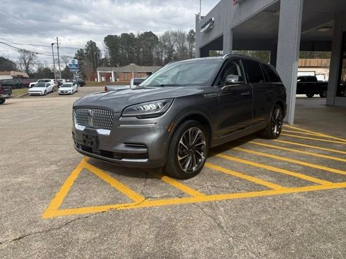 Used 2023 Lincoln Aviator Reserve w/ Equipment Group 201A image 7