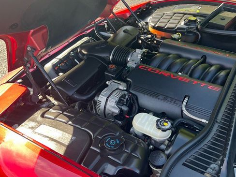 Used 2001 Chevrolet Corvette Convertible w/ Preferred Equipment Group2 RWD image 38