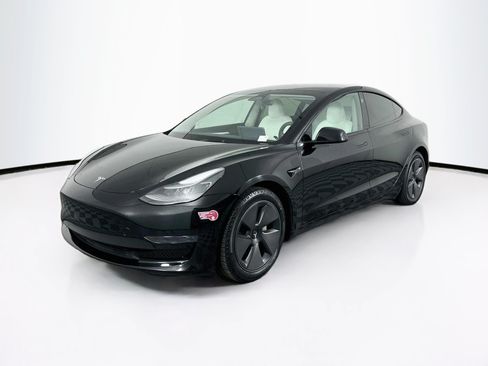 Used 2023 Tesla Model 3 Standard Range RWD image 3