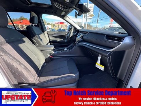 New 2025 Jeep Grand Cherokee Laredo X w/ Luxury Tech Group I image 12