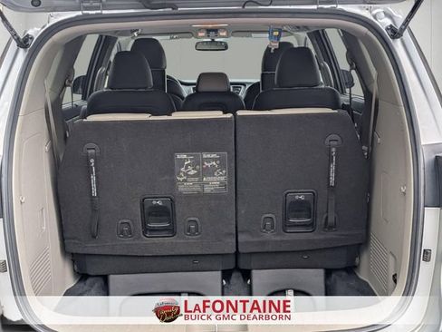 Used 2020 Kia Sedona EX FWD image 29