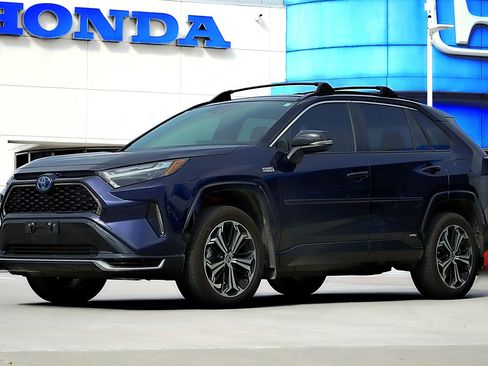 Used 2024 Toyota RAV4 XSE AWD/4WD image 1