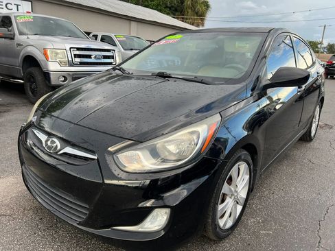 Used 2013 Hyundai Accent GLS w/ Premium Pkg FWD image 2
