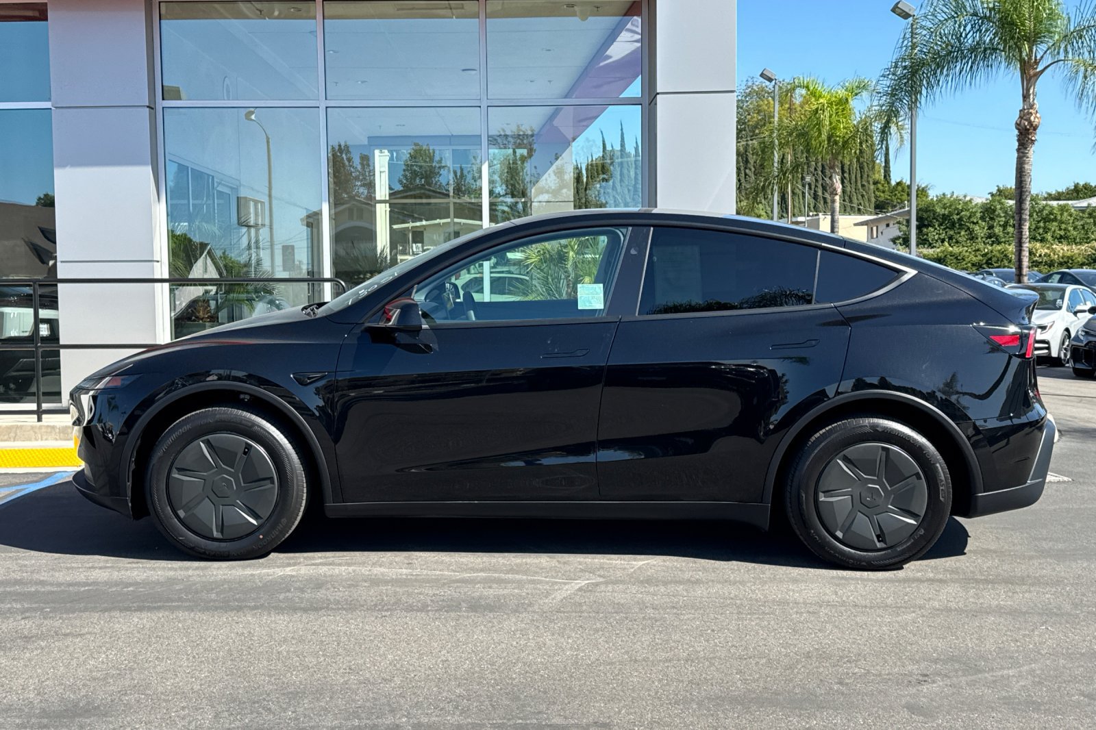 Used 2026 Tesla Model Y Long Range RWD image 8