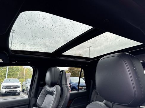 Used 2023 Lincoln Navigator Reserve image 19