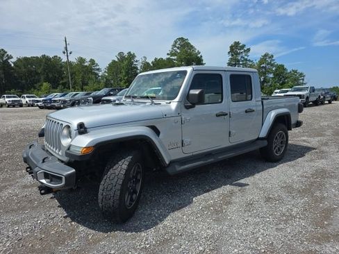 Used 2023 Jeep Gladiator Overland w/ LED Lighting Group AWD/4WD image 3
