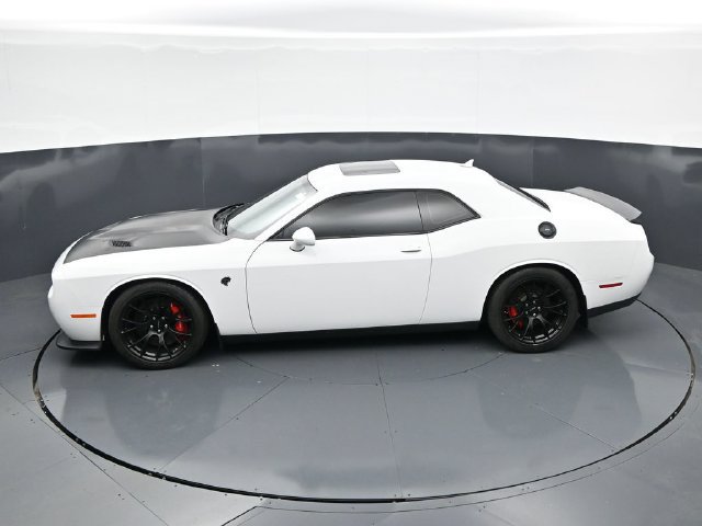 Used 2016 Dodge Challenger SRT Hellcat RWD image 41