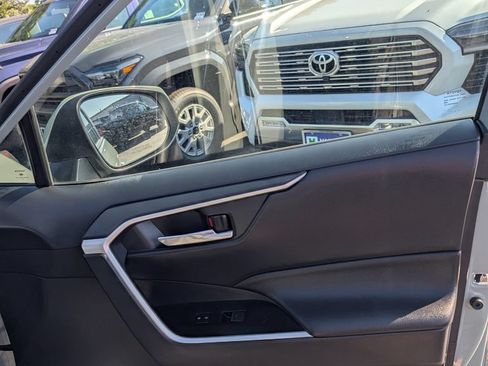 Used 2022 Toyota RAV4 XLE Premium AWD/4WD image 19