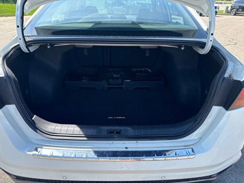 Used 2022 Nissan Altima 2.5 SR FWD image 9