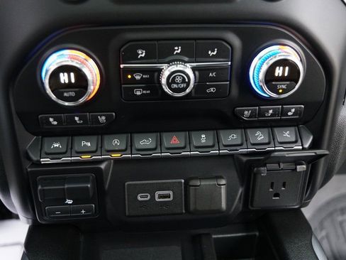Used 2019 GMC Sierra 1500 Denali w/ Denali Ultimate Package AWD/4WD image 27