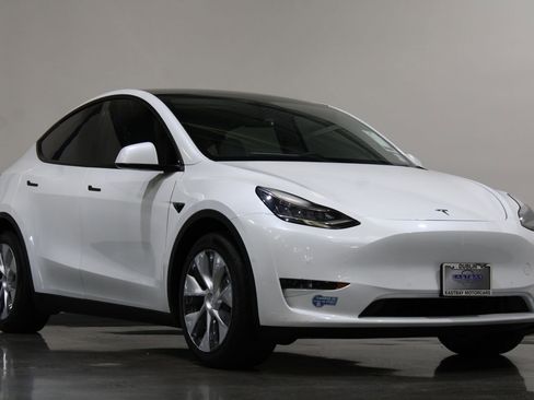 Used 2021 Tesla Model Y Long Range image 4