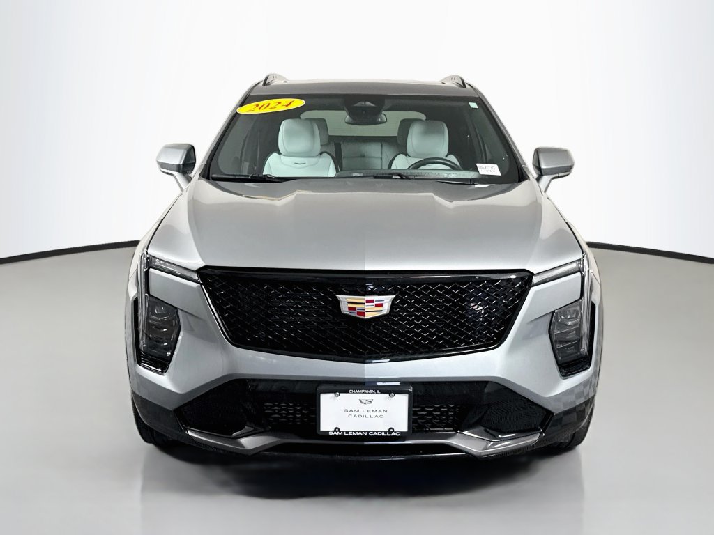 Used 2024 Cadillac XT4 Sport AWD/4WD image 2