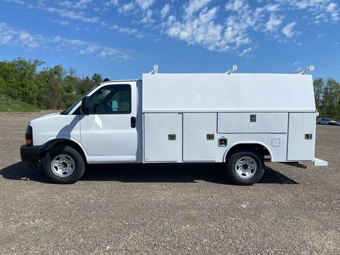New 2026 Chevrolet Express 3500 w/ Power Convenience Package RWD image 6