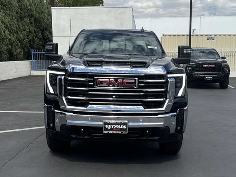 New 2025 GMC Sierra 2500 SLE w/ SLE Value Package; image 2