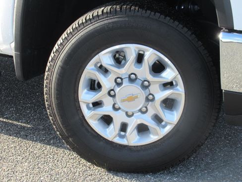 Used 2024 Chevrolet Silverado 2500 LTZ w/ LTZ Plus Package image 8