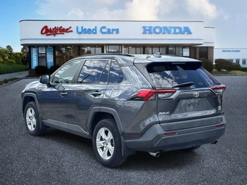 Used 2019 Toyota RAV4 XLE w/ Convenience Package AWD/4WD image 3