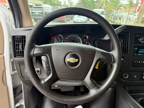 Used 2015 Chevrolet Express 2500 RWD image 23