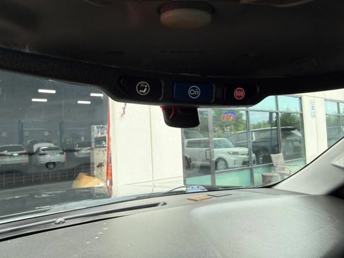 Used 2015 Chevrolet Tahoe 4WD image 31