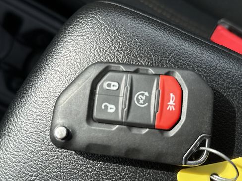 Used 2024 Jeep Wrangler Willys image 28