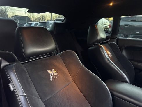 Used 2019 Dodge Challenger R/T Scat Pack w/ Widebody Package image 27