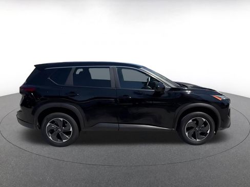 Used 2025 Nissan Rogue SV FWD image 16