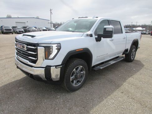 New 2026 GMC Sierra 2500 SLT w/ SLT Premium Package image 11