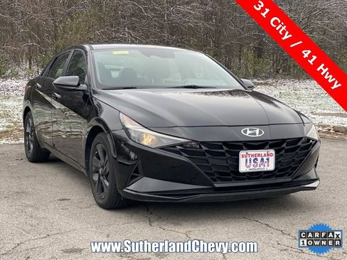 Used 2021 Hyundai Elantra SEL image 9