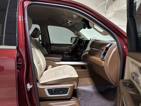 Used 2019 RAM 1500 Laramie image 22