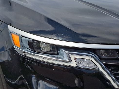 Used 2022 Kia Carnival LX FWD image 9
