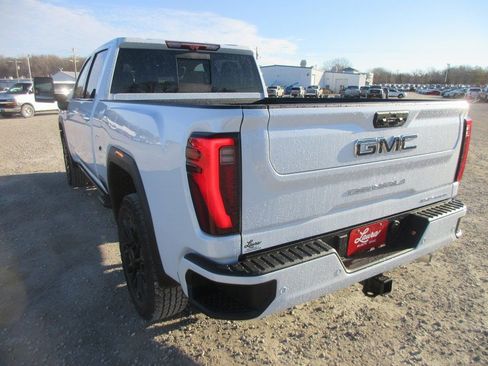New 2026 GMC Sierra 2500 Denali Ultimate AWD/4WD image 8