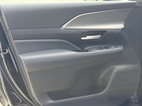 New 2026 Toyota Grand Highlander XLE FWD image 13