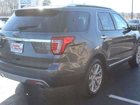 Used 2017 Ford Explorer Limited image 6