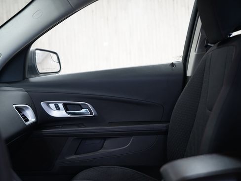 Used 2014 Chevrolet Equinox LS image 28