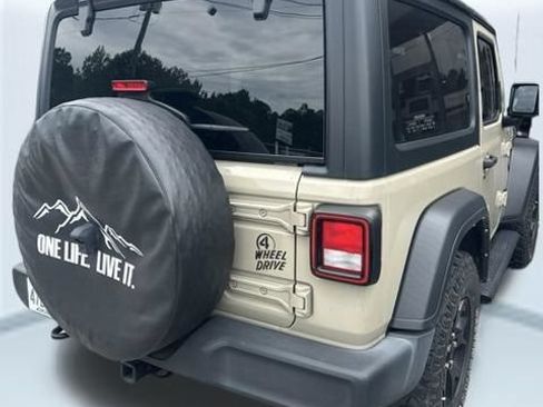 Used 2022 Jeep Wrangler Sport AWD/4WD image 2