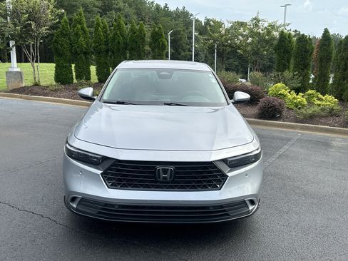 Used 2023 Honda Accord EX-L image 3