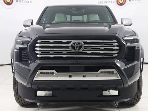 Used 2025 Toyota Tacoma Limited image 50