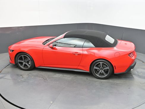 Used 2024 Ford Mustang Convertible RWD image 30