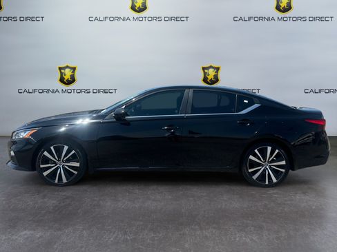 Used 2021 Nissan Altima 2.5 SR FWD image 2