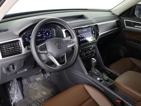 Used 2023 Volkswagen Atlas SE w/ Black Wheel Package AWD/4WD image 27