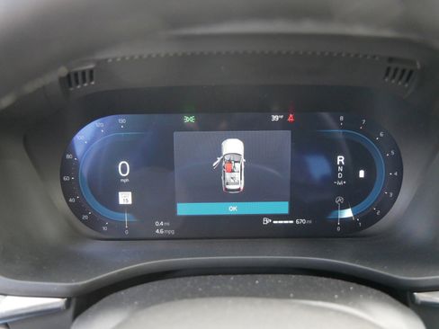 Certified 2025 Volvo XC60 B5 Plus image 23