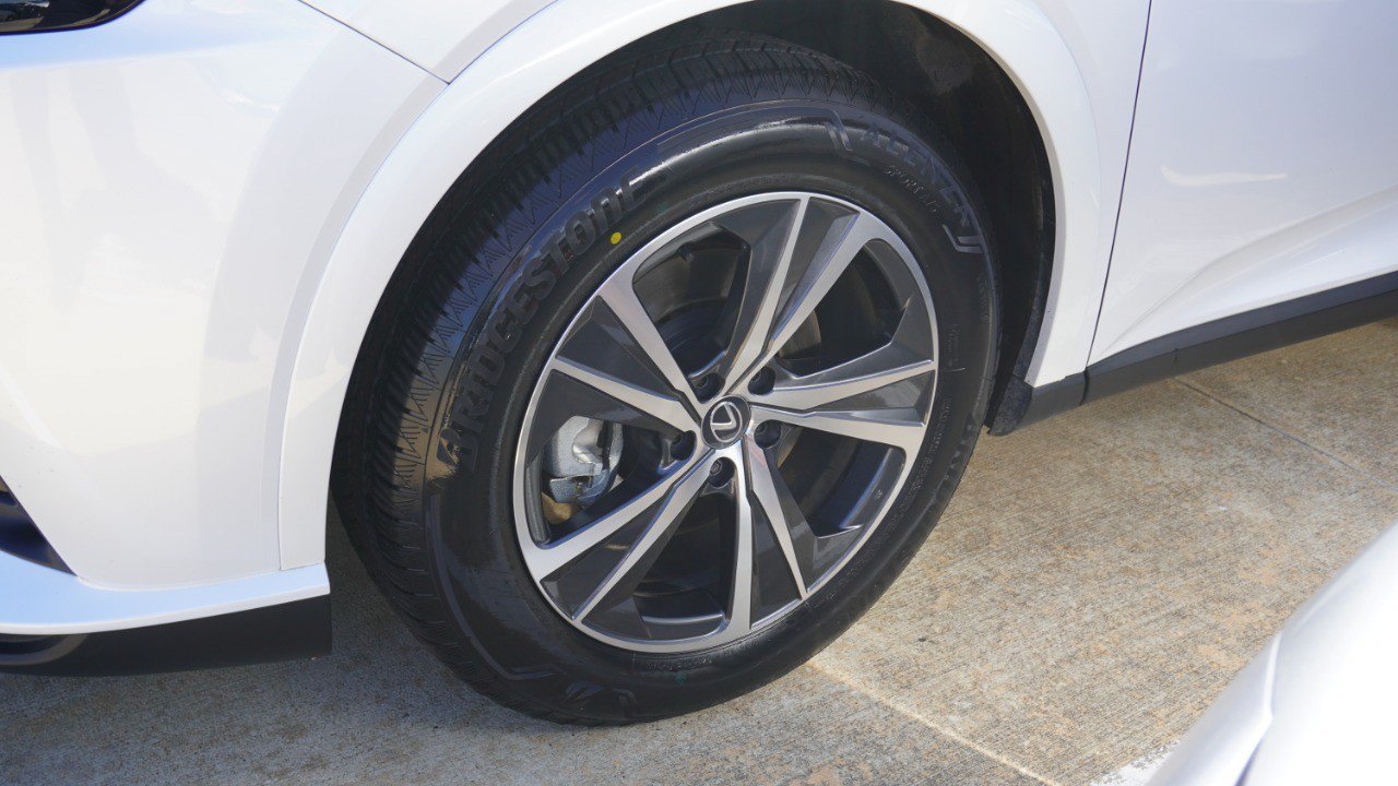 Used 2025 Lexus RX 350 Premium w/ Convenience Package FWD image 8