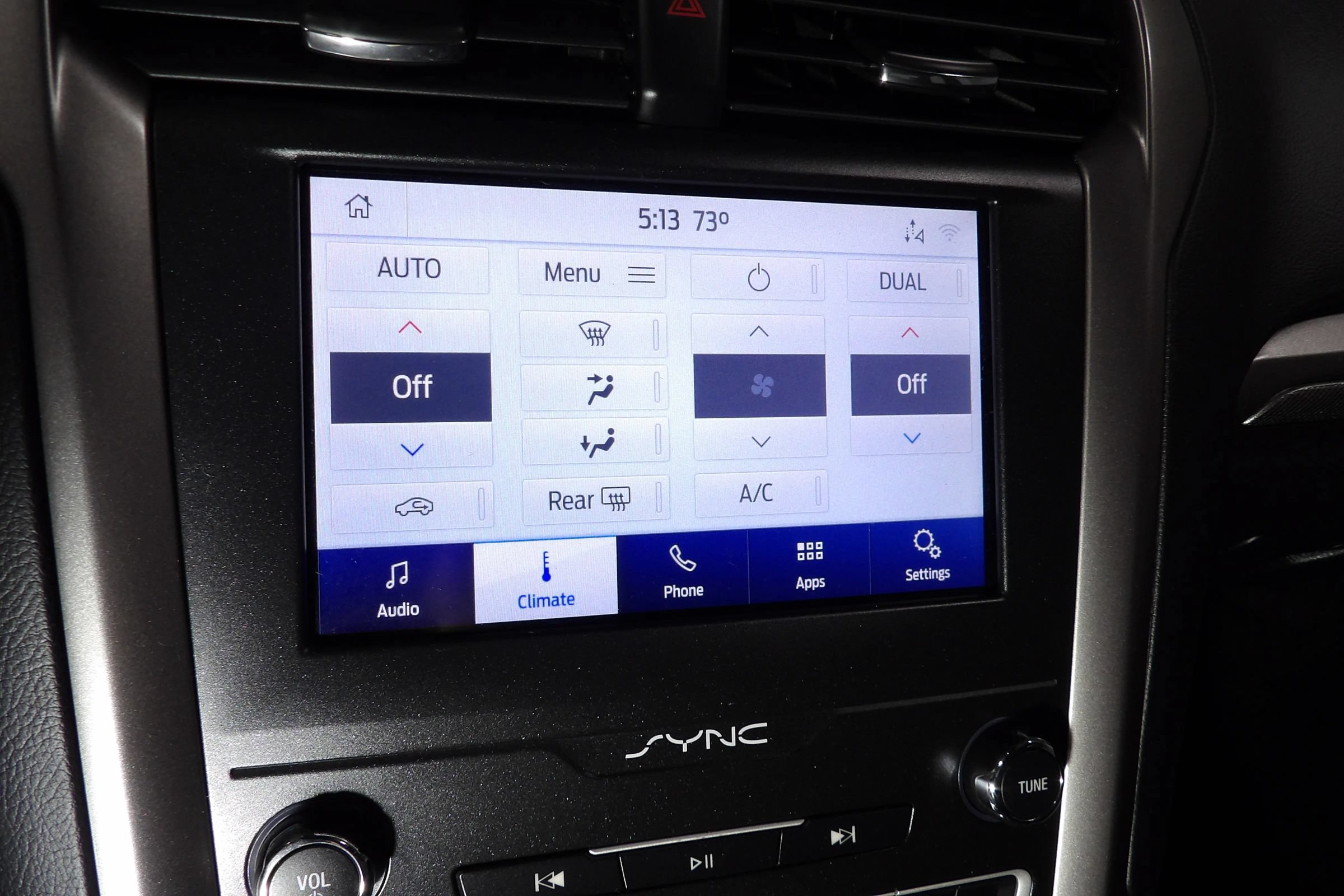 Used 2020 Ford Fusion SE FWD image 13