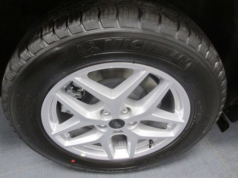 New 2024 Ford Edge SEL w/ Convenience Package image 16