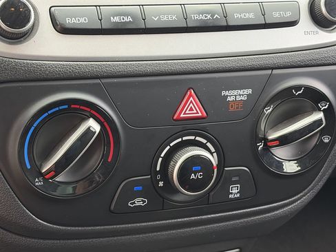 Used 2022 Hyundai Accent SE FWD image 26