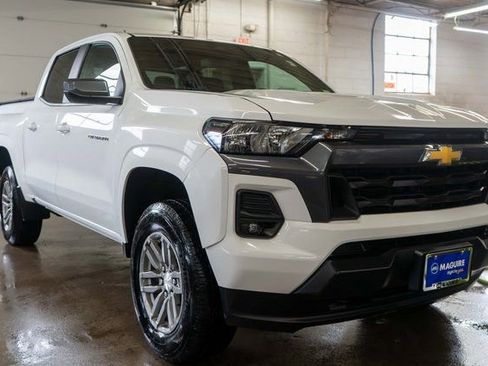 Used 2023 Chevrolet Colorado LT w/ LT Convenience Package AWD/4WD image 4